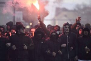 Perbedaan Ultras dan Hooligan di Dunia Suporter